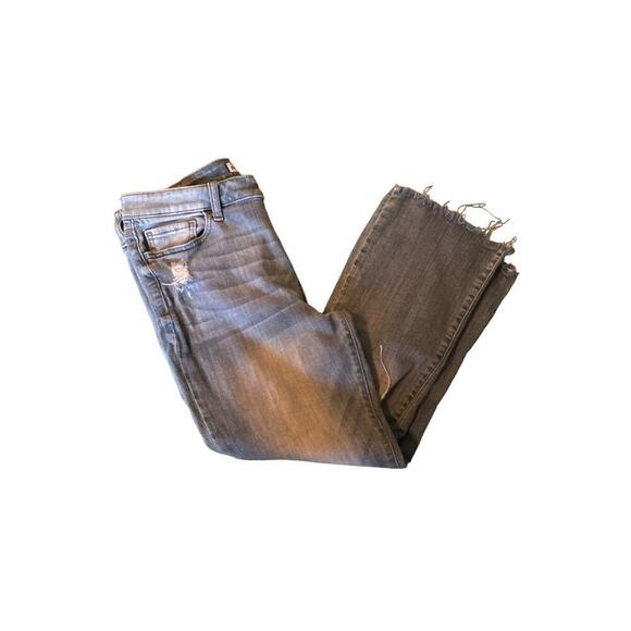 STUDIO BLUE Women's Mid Rise Raw Hem Distressed Crop Denim Jeans Size 31 Blue - Picture 6 of 6